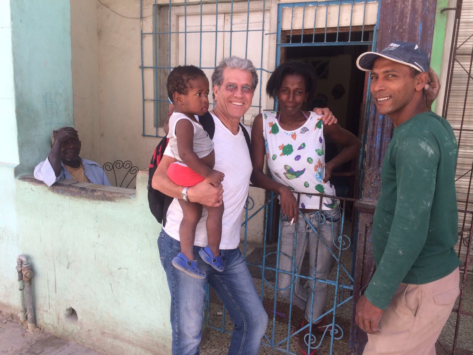 Foto en La Habana Vieja, por Gabriela Kalifa, para DETONA.