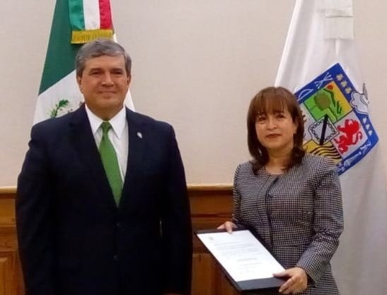 Manuel Florentino González y la ex titular de la SEP-NL. Foto gobierno de NL.