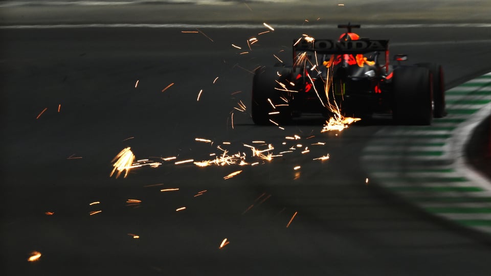 A Verstappen le costó el choque del muro para lograr el primero. Foto: Twitter/@Jaimefmacias