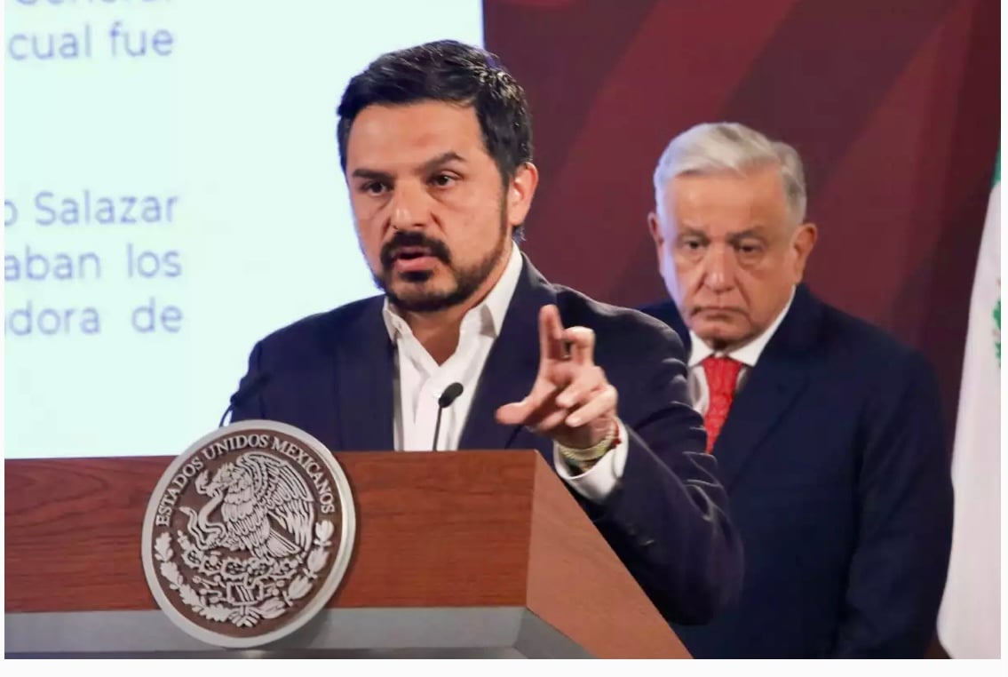 Zoé Robledo y su mentor, al que todo le copia, empezando con eso de echarle la culpa al pasado y evadir su responsabilidad del presente, como "director" del IMSS. Foto por CUARTOSCURO.