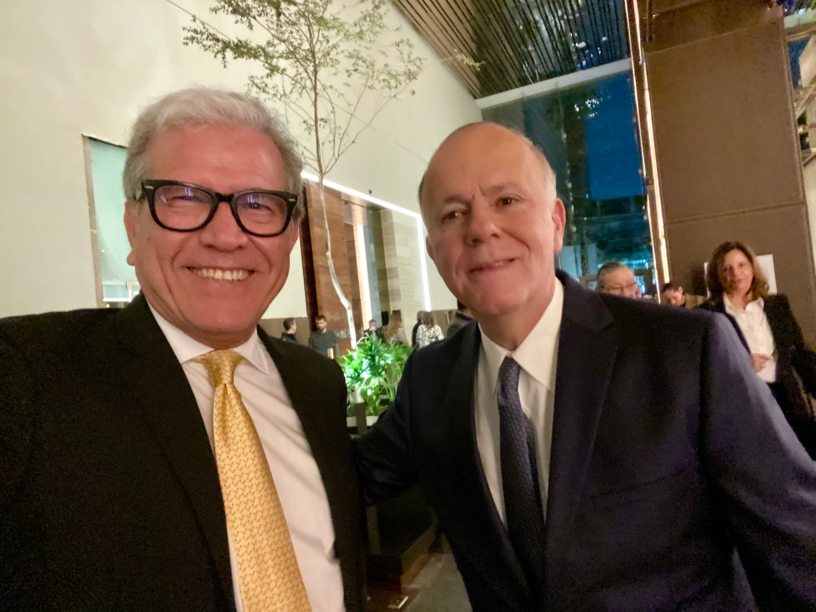 Plácido Garza (Detona) y Ciro Gómez Leyva (Radio Fórmula) ganadores del Premio Nacional de Comunicación 2024 de la "Fundación José Pagés Llergo". Medios premiados y a la vez acosados.