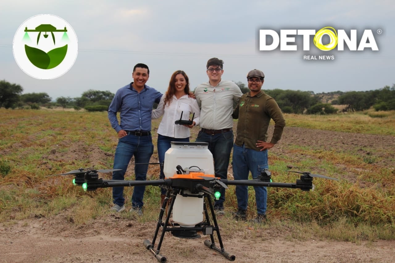 De I. a D: Abraham Padilla, Leysli Franco, Aurelio Hernández y Carlos Gaytán.