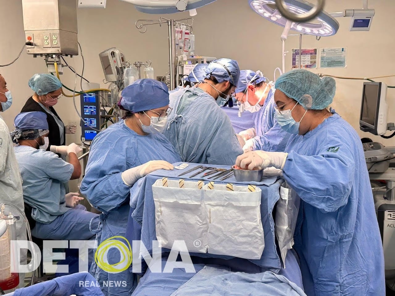 Trasplante en el IMSS. NO en el Zambrano Hellion, pues ahí hay pacientes con más de 3 años esperando uno, y de riñón, ni siquiera de corazón. El TecSalud prefiere venderles hemodiálisis a $40,000 mensuales. ¡Cabron3s!