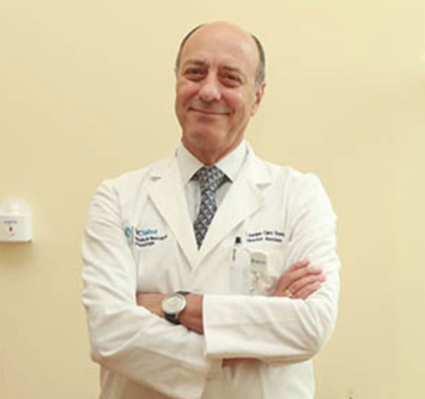 Del Dr. Enrique Caro Osorio, un paciente afectado posteó en Doctoralia: "Su ego es 1,000 veces más grande que su capacidad". Foto por cortesía de TecSalud.