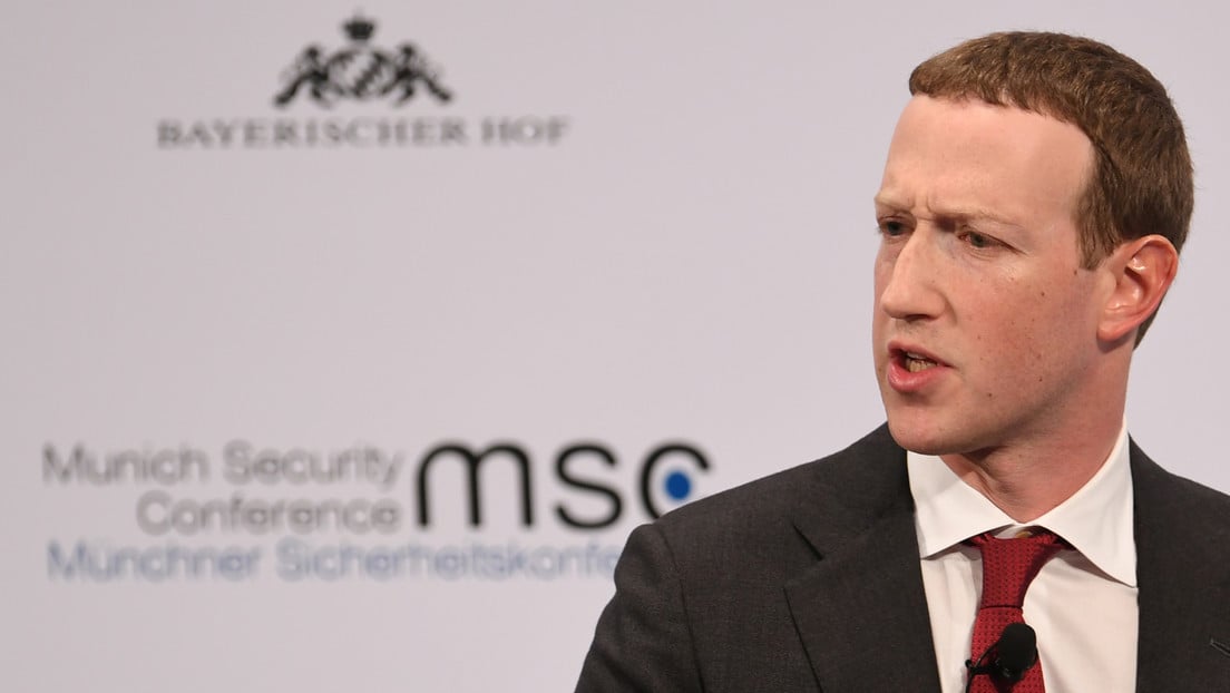 El chistesito de la caída de sus redes sociales le salió en cerca de 7,000 millones de dólares, aproximadamente. Foto: Andreas Gebert/Reuters.