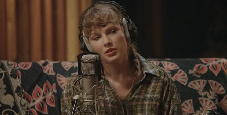 Taylor Swift se prepara para el relanzamiento de su disco RED del 2012. Foto tomada de la red.
