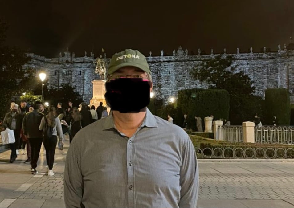 Mi informante en España. Al fondo, el Palacio Real de Madrid. Foto DETONA.