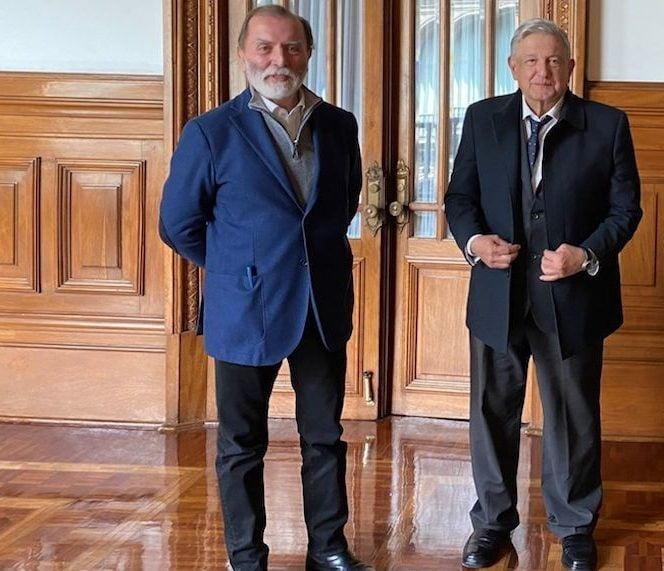 La Ignominia de Epigmenio, con AMLO. Foto presidencia de México.
