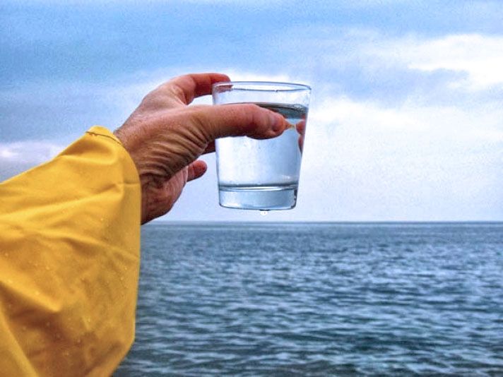 ¿Se verá pronto la luz? NL analiza la posibilidad de usar agua de mar