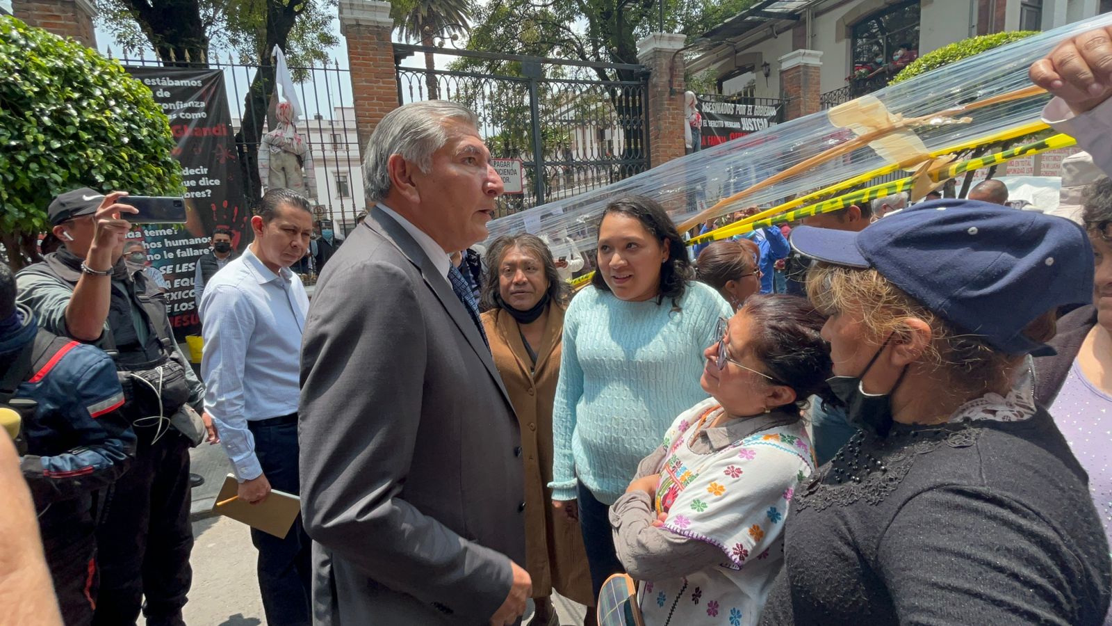 Adán Augusto con colectivos de madres de desaparecidos. Foto: Gobernación