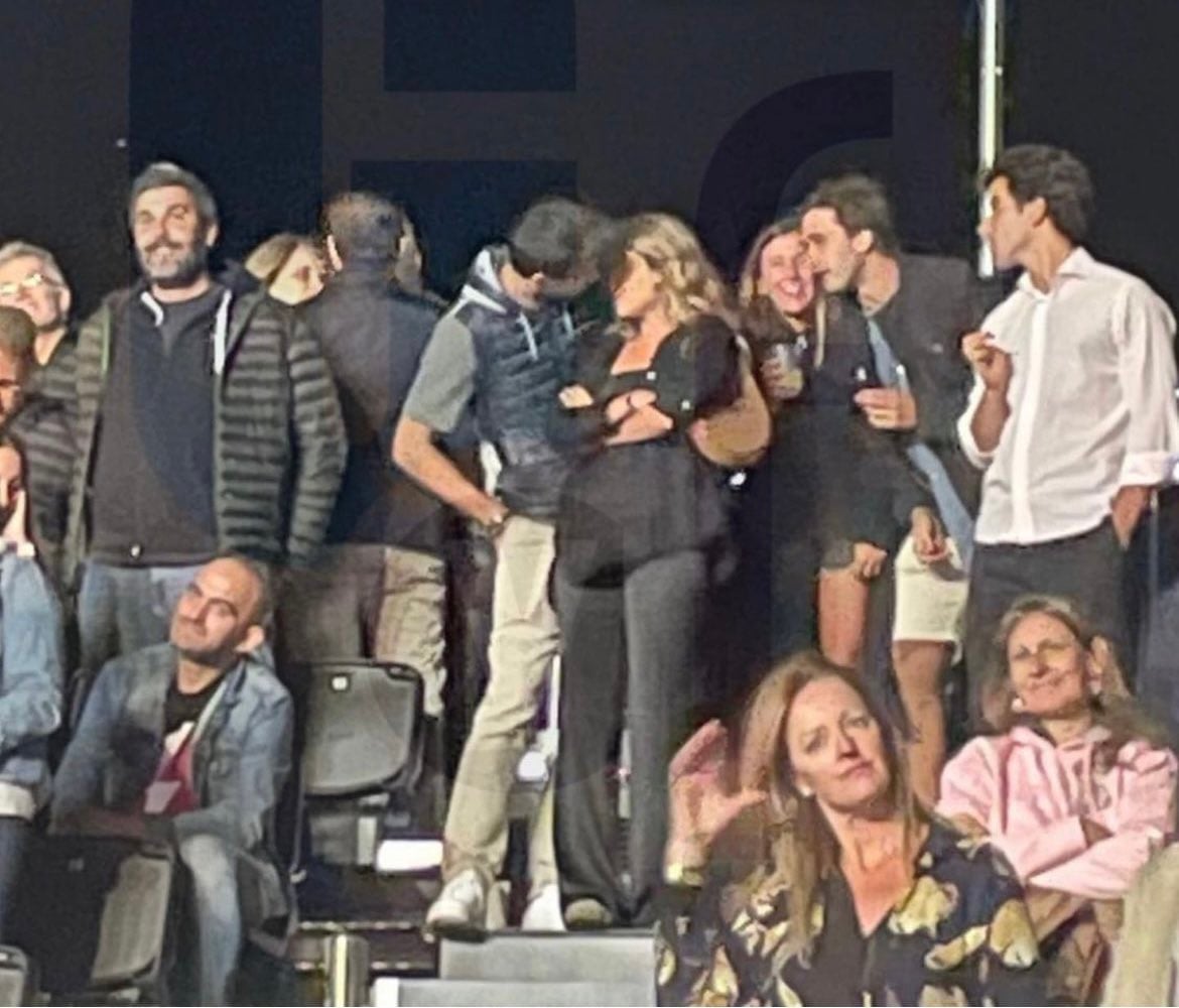Piqué fue visto con su novia en un concierto en España. Foto: El Gordo y la Flaca