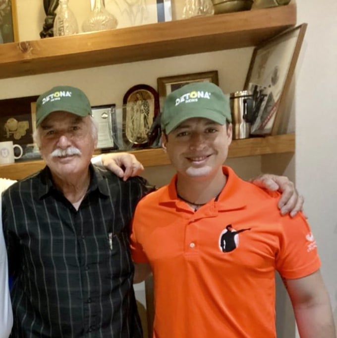 Luis Donaldo Colosio Riojas, alcalde de Monterrey, con el empresario regio Reynaldo Farías. Foto DETONA.