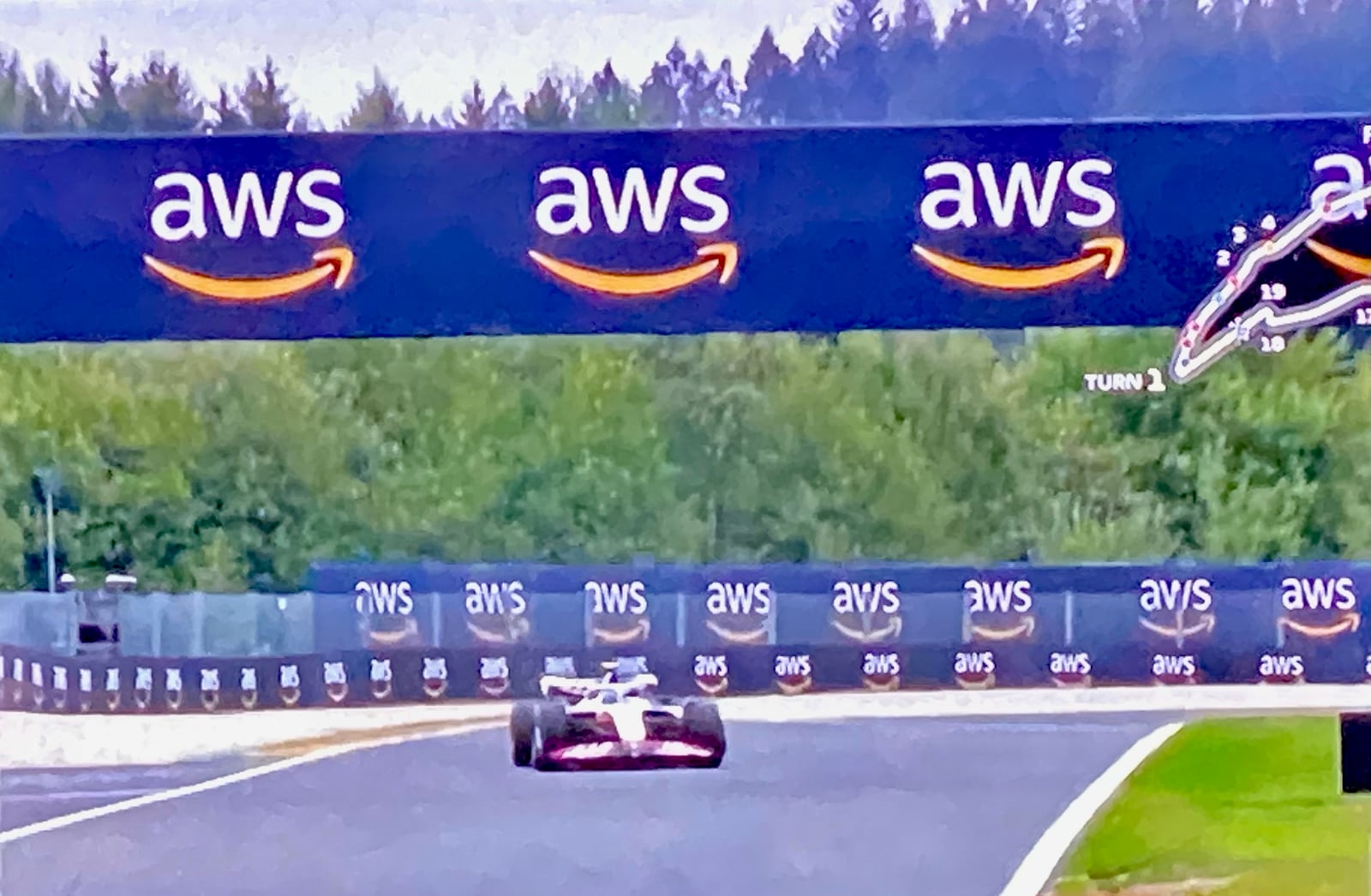 AWS, de Jeff Bezos, cada vez toma más protagonismo en la F1. Foto: Especial