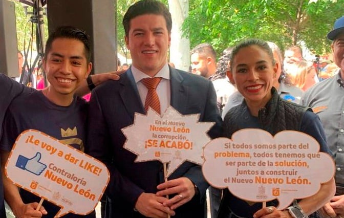 Equipo de Contraloría Social con el gobernador Samuel García. Foto: Contraloría Social