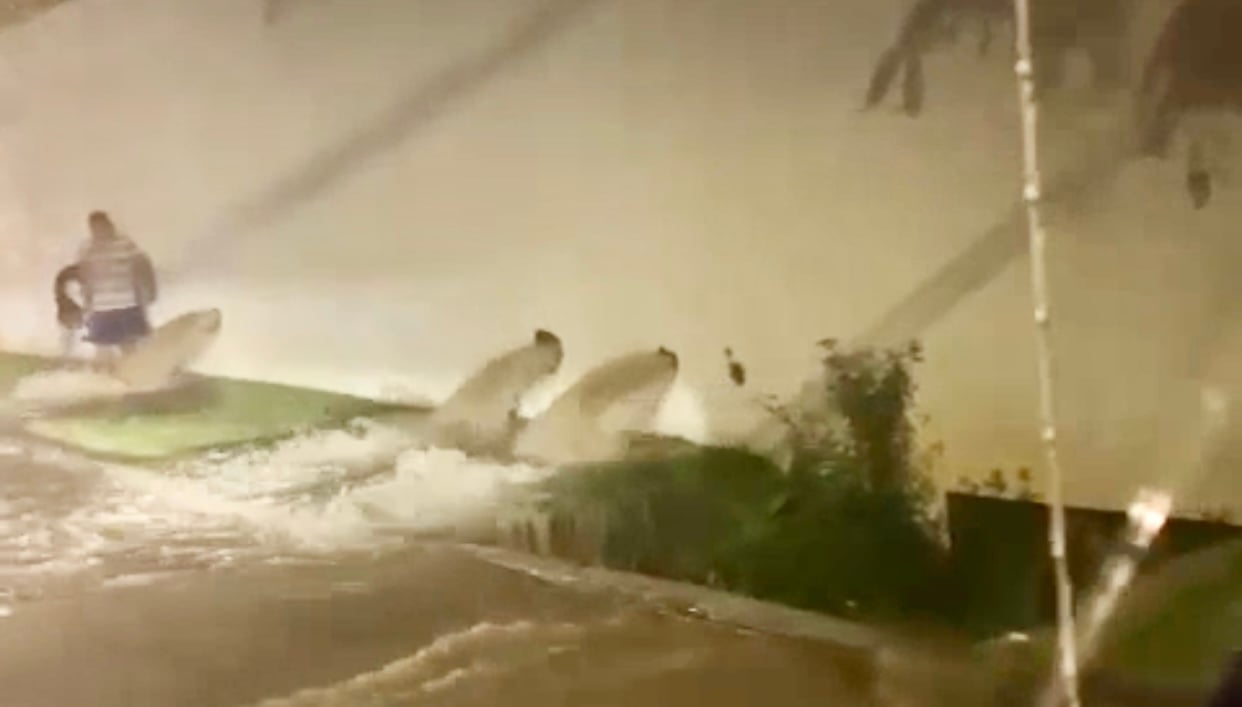 Foto tomada de video en una calle del Fraccionamiento Balcones de Santiago, de ese municipio ubicado a 38 kilómetros al sur del área metropolitana de Monterrey.