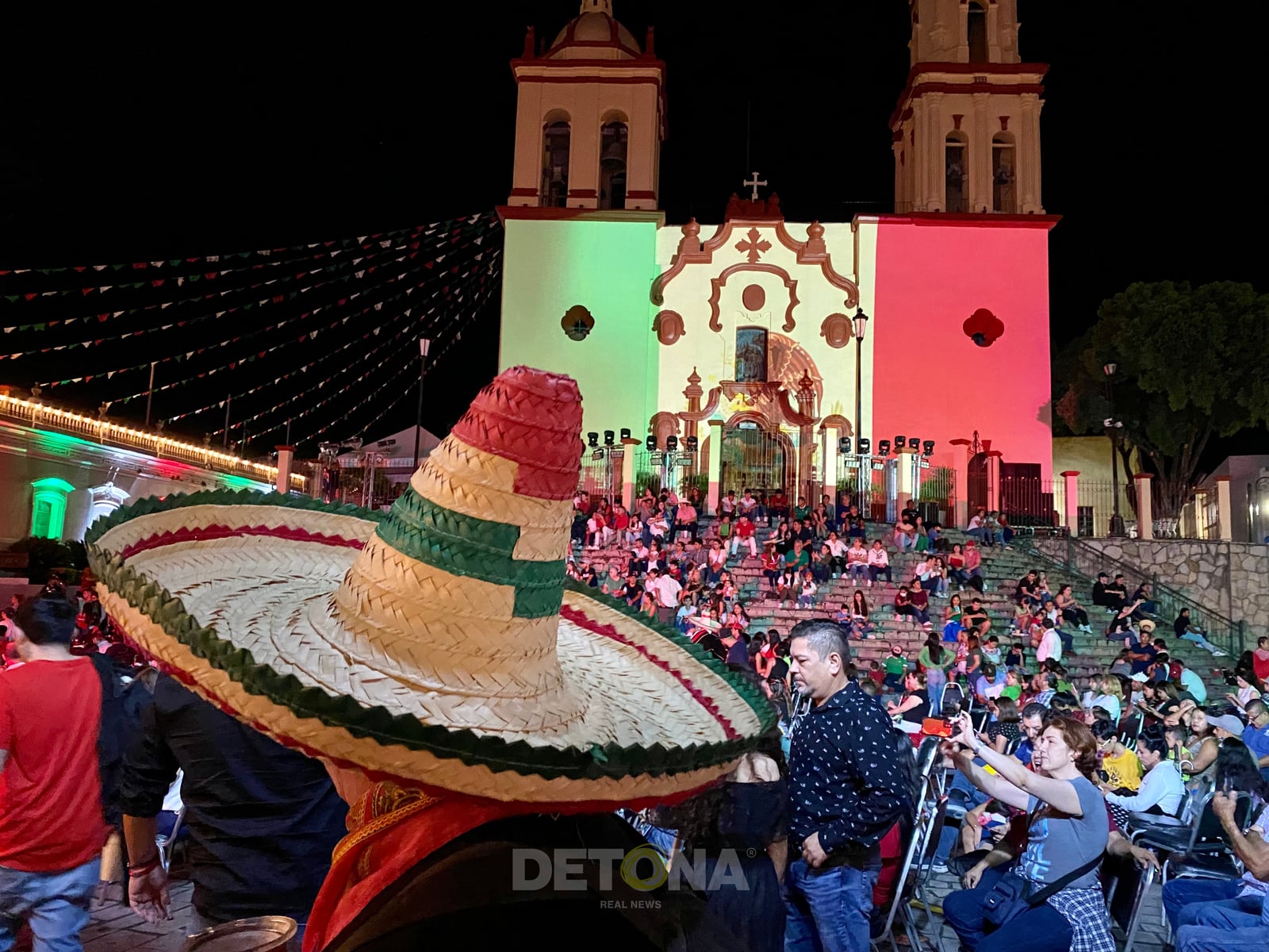 Fotos y videos por DETONA.