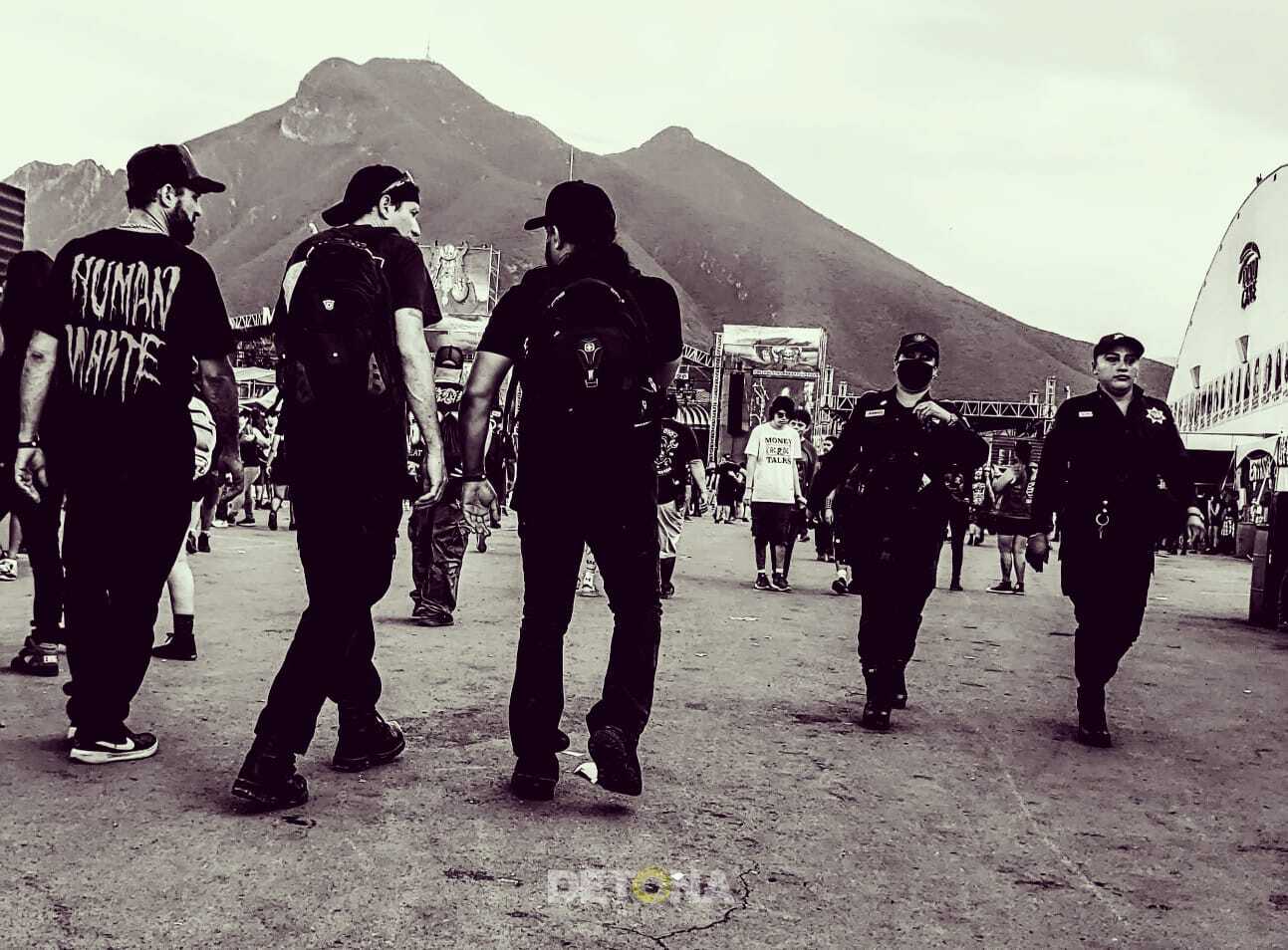 Surfear la patente oscuridad