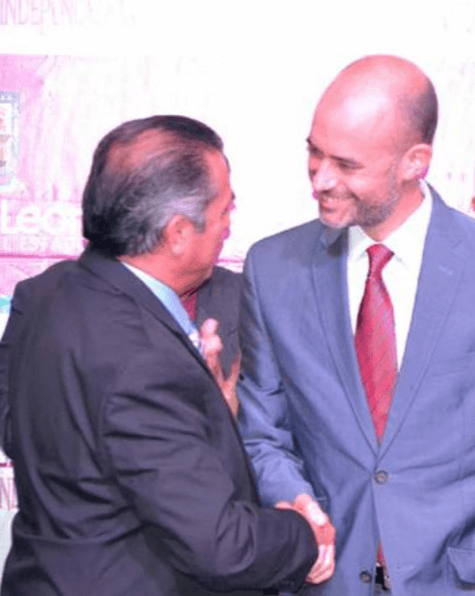 Miguel Treviño con su ex jefe, el Bronco Rodríguez. Foto gobierno de NL 2015-2021.