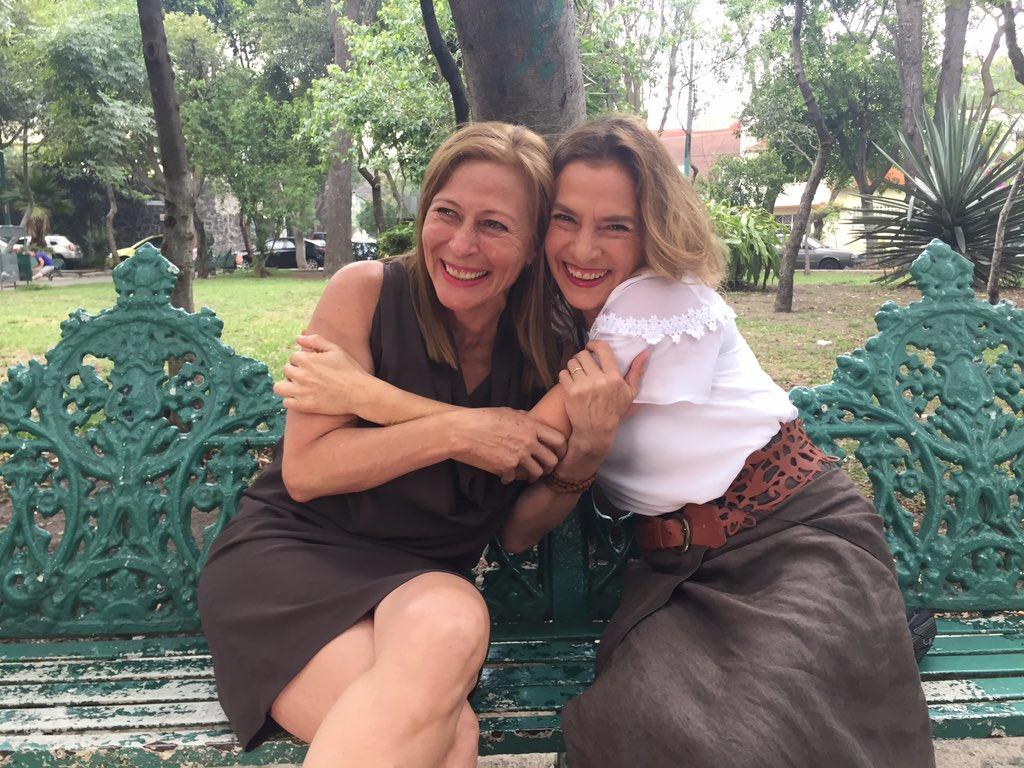 Tatiana Clouthier y Beatriz Gutiérrez Müller. Foto Archivo DETONA.
