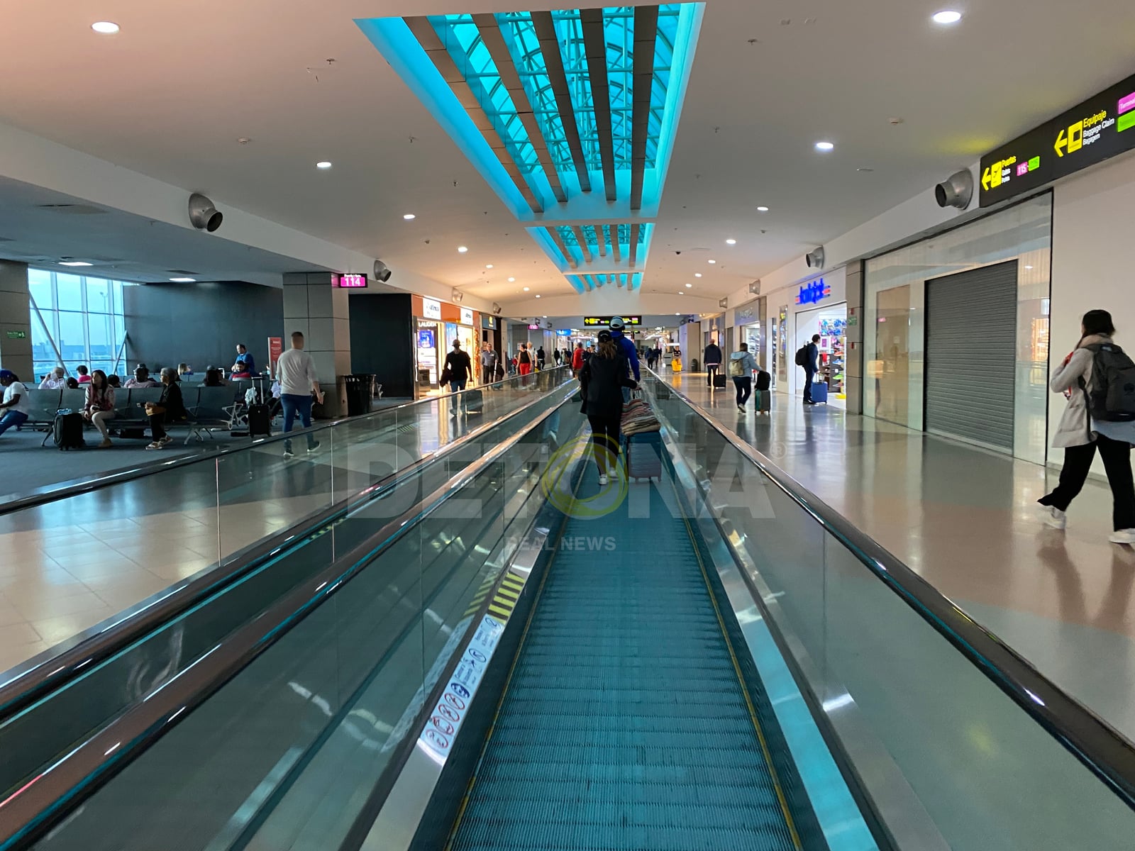 Aeropuerto Tocumen T2, foto por DETONA en Panamá.