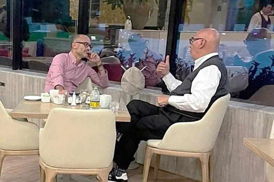 Dante Delgado invitó a tomar una tacita de café a Miguel Treviño de Hoyos. Foto especial.