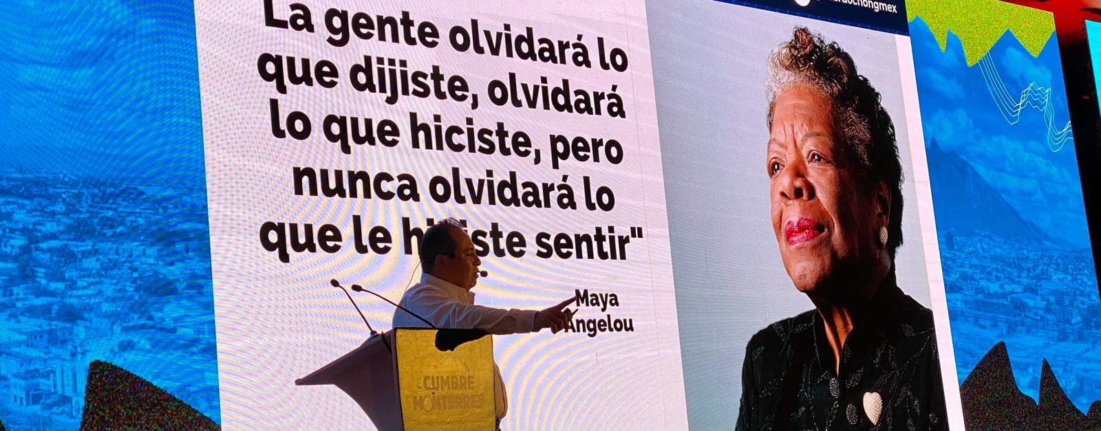 Material gráfico por Staff DETONA en la XX Cumbre Mundial de Comunicación Política. SPGG, 26, 27 y 28 de junio.