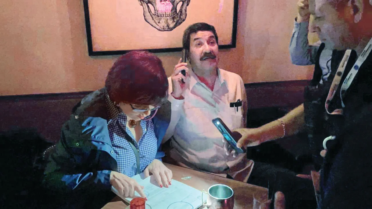 Javier Corral en restaurante Gin Gin de la colonia Roma, donde intentaron detener al exgobernador de Chihuahua.