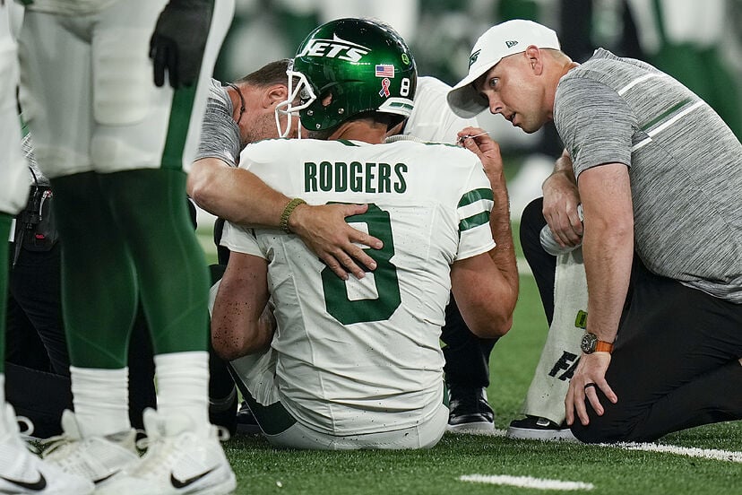 Aaron Rodgers sufrió un desgarro en el talón de Aquiles.