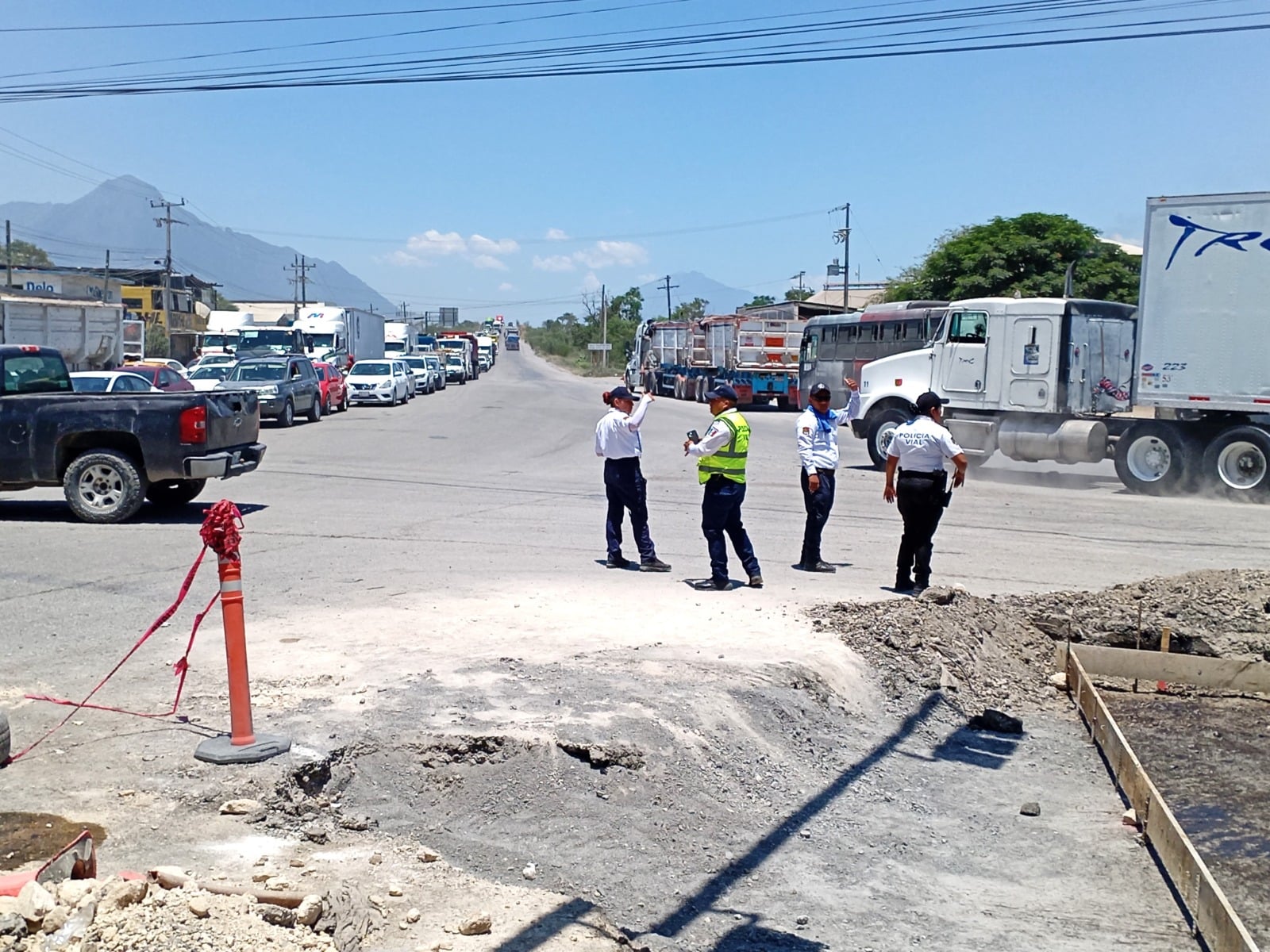 Prepara Escobedo adecuaciones viales en libramiento, Colombia y Monclova.