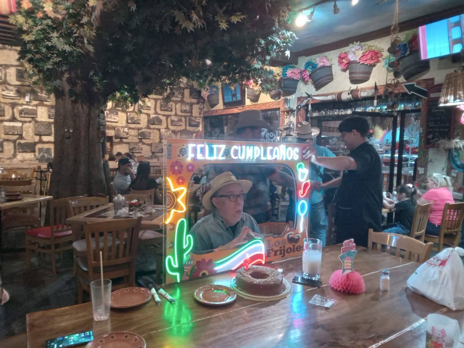 Festejo de cumpleaños 54 de Gerson Gómez.