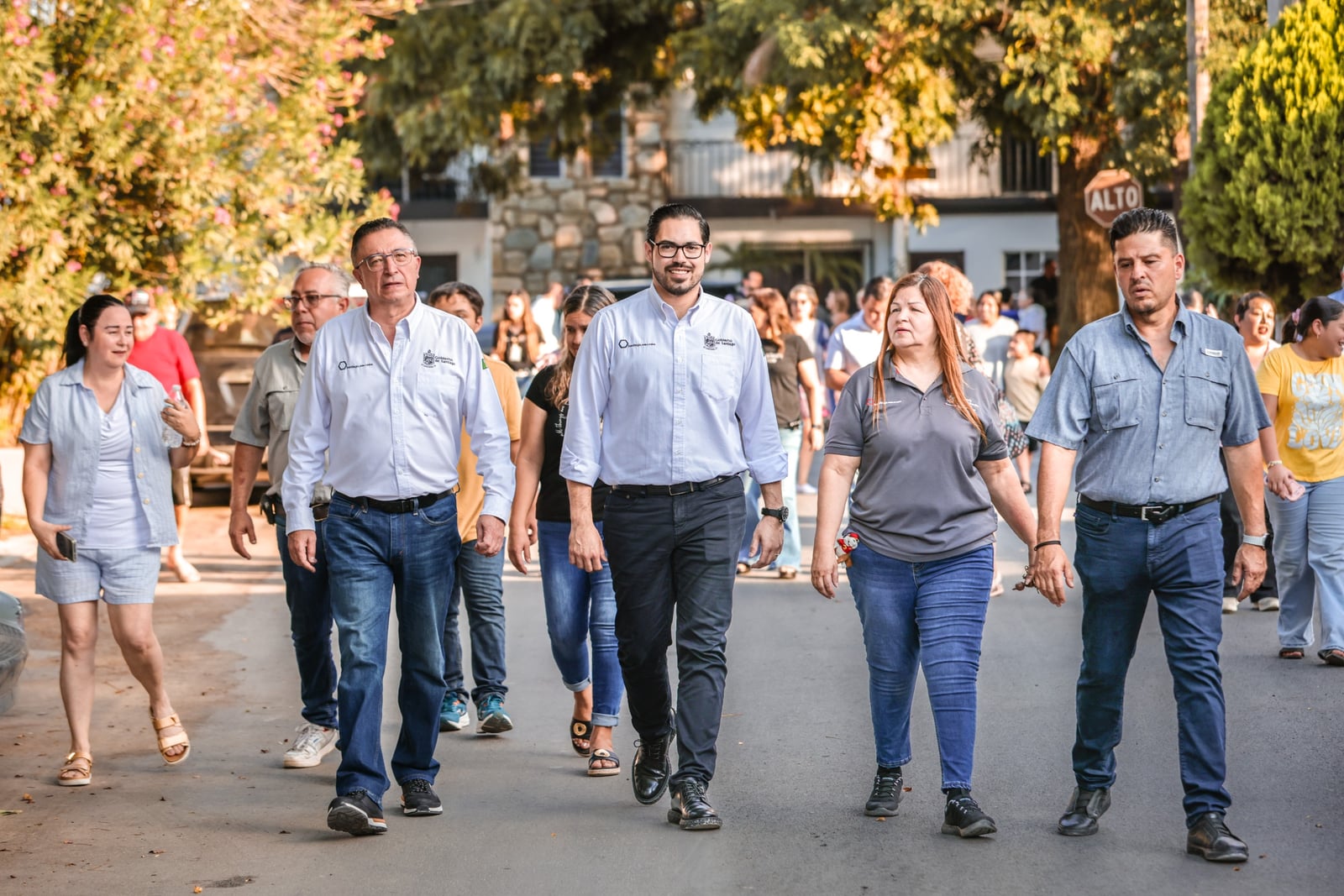 David de la Peña continúa mejorando las calles de Santiago con la entrega de 3 obras de vialidad