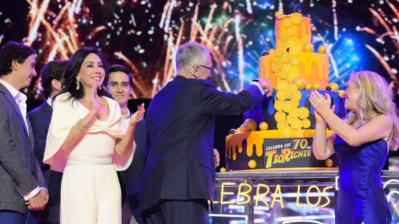 Ricardo Salinas Pliego celebra cumpleaños 70.