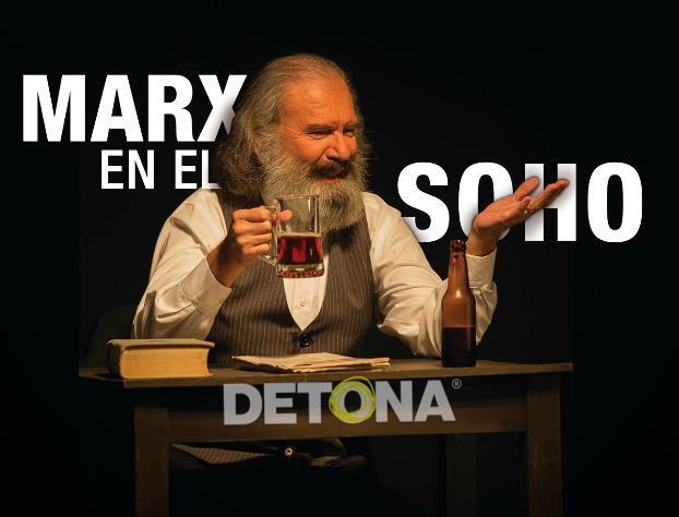 Karl Marx, personificado por Alfonso Teja Cunningham, en la obra de teatro, "Marx en el Soho", dirigida en México por Xavier Araiza en el año 2016. Foto Archivo Grupo DETONA®