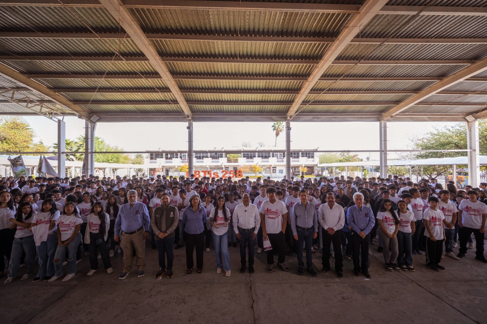 El Nuevo León que sigue se construye con jóvenes preparados: Andrés Mijes