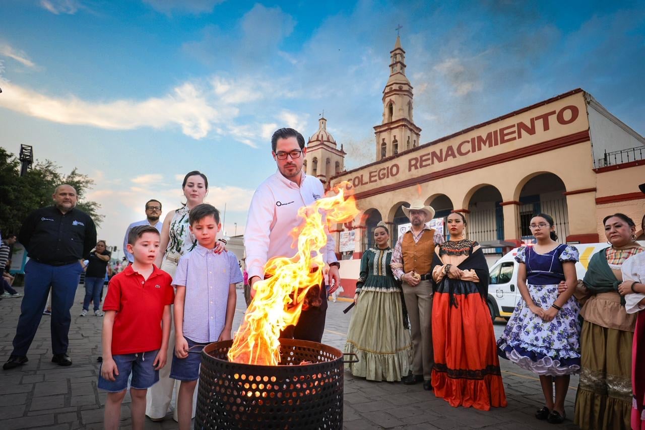 Conmemora David de la Peña el 195 aniversario de la elevación de valle del Guaxuco a villa de Santiago