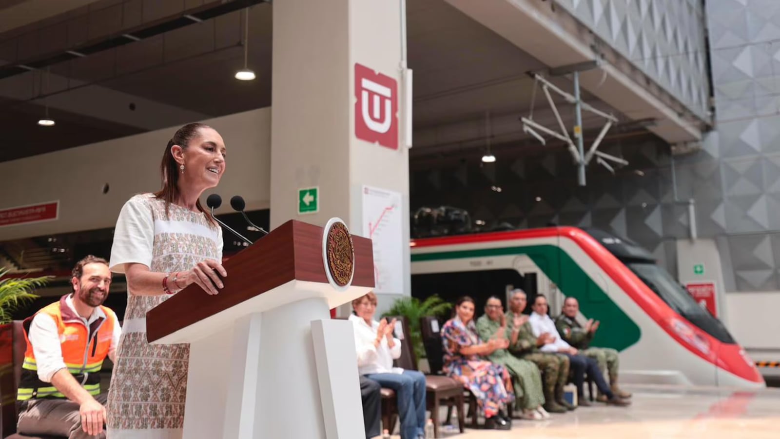 Sheinbaum inaugura tren al AIFA.