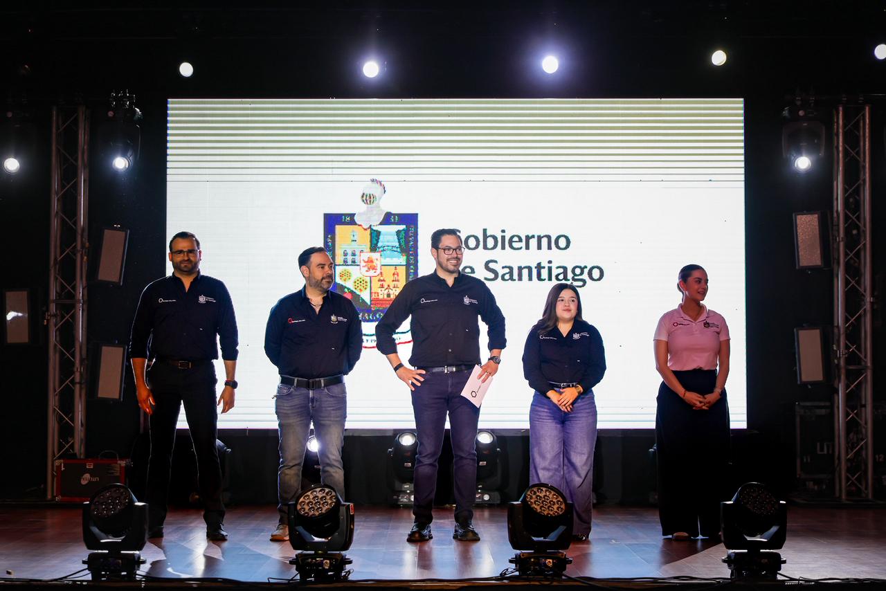David de la Peña festeja a miles de jóvenes Santiaguenses por el día del estudiante