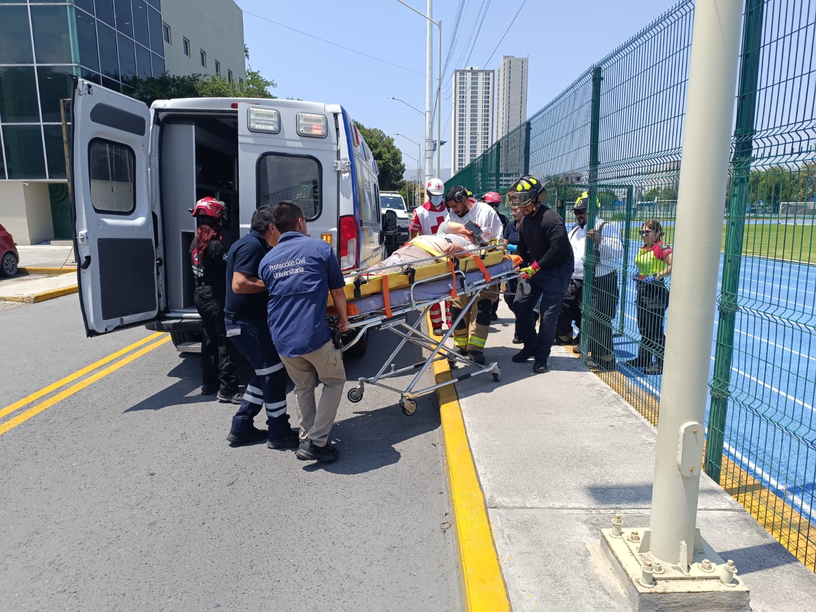 Activa protección civil Santiago “PROTOCOLO RI” tras ataque de abejas que deja un muerto y dos lesionados en las adjuntas