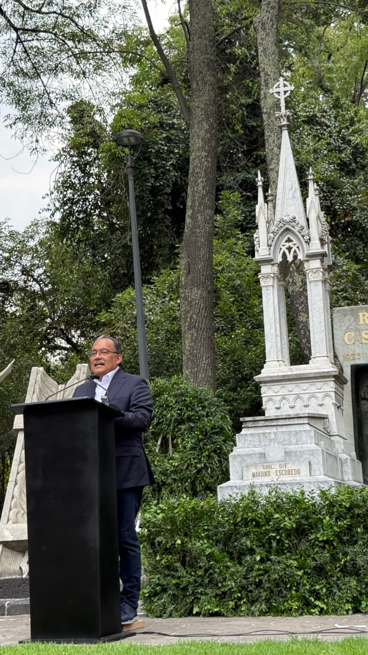 Rinde 4T Norteña guardia de honor a Mariano Escobedo en CDMX