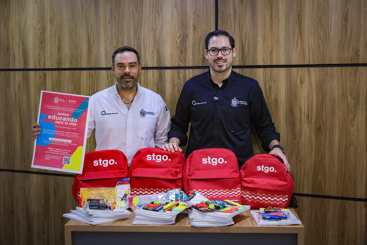 Abre David de la Peña registro para la quinta entrega de útiles escolares gratuitos; incluirán mochila