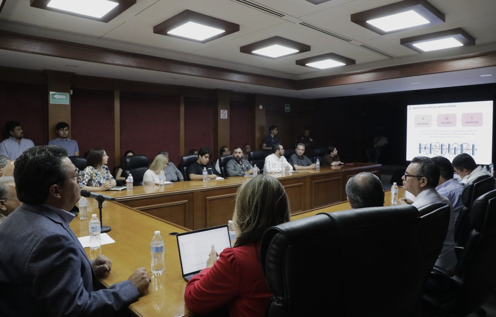 Avanza Escobedo en la digitalización total de bienes y servicios