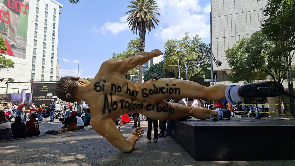 De Tapalpa a las estatuas, la imagen de México