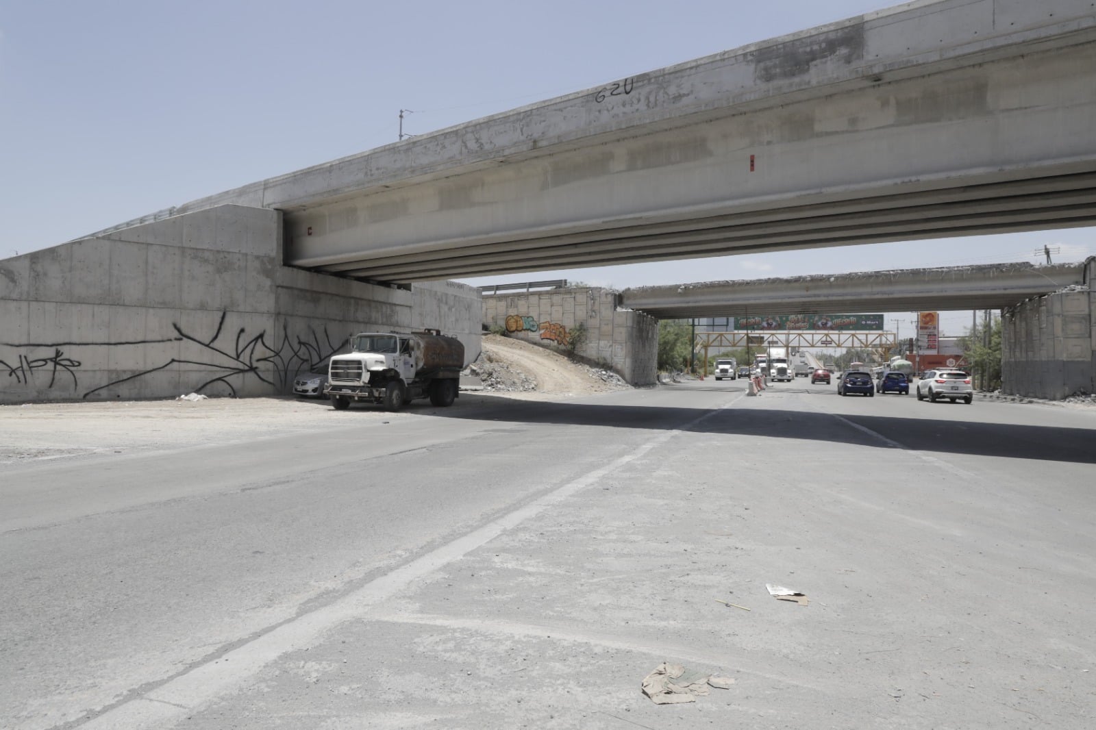Escobedo realizará adecuaciones viales por trabajos en puente del periférico
