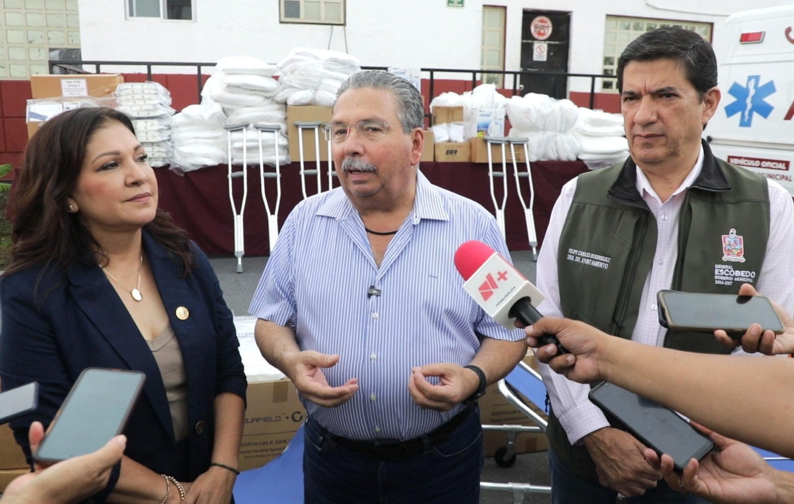 Se unen poder legislativo y gobierno municipal para beneficiar a las familias de Escobedo