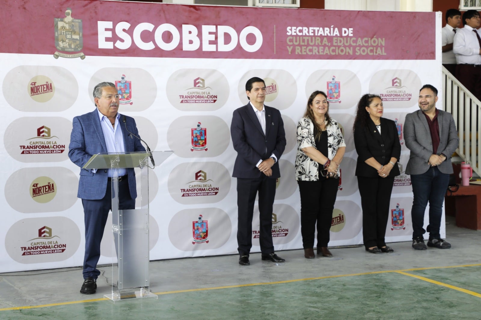 Da Escobedo la bienvenida a estudiantes por nuevo ciclo escolar
