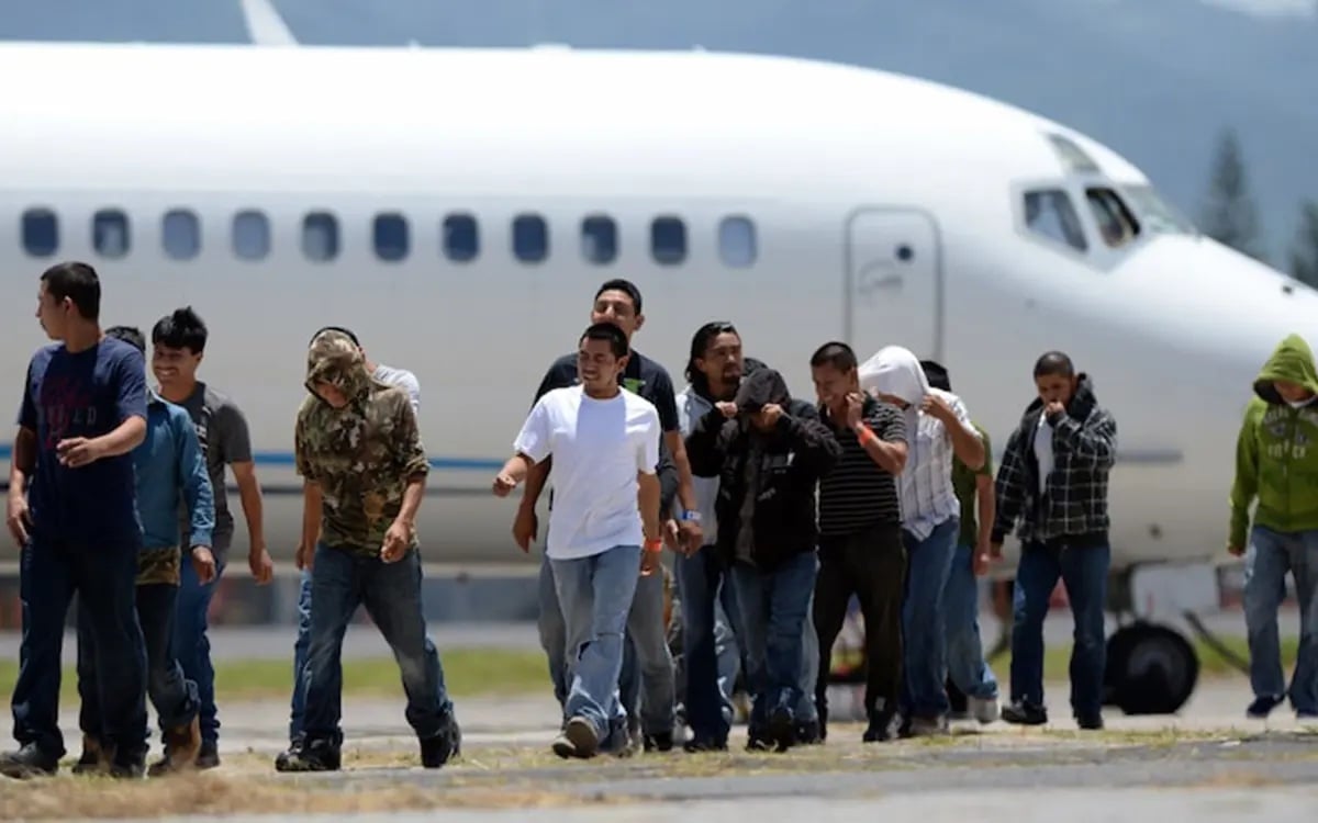Paga Trump 410 mdd por recibir deportados