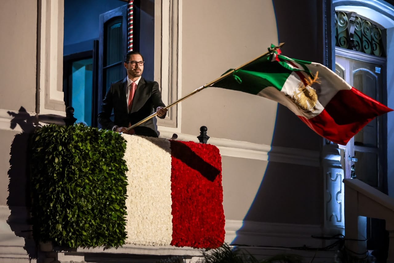 David de la Peña celebra junto a las familias de Santiago el 216 aniversario de la independencia de México