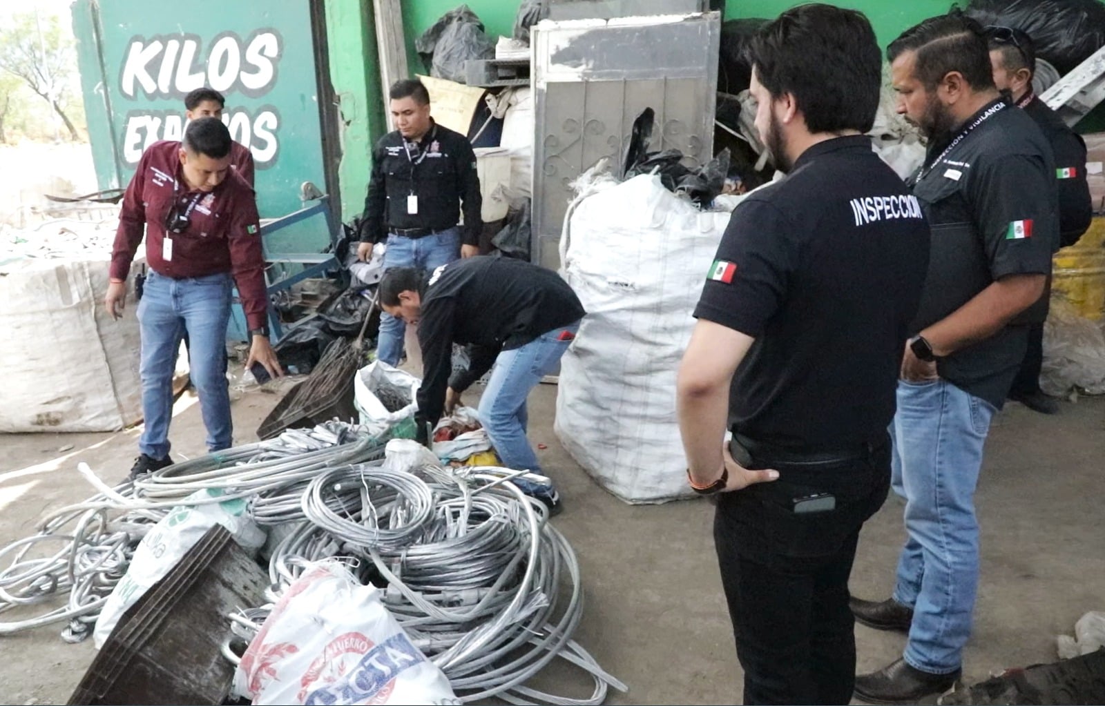 Suspende Escobedo establecimientos de compra-venta tras operativo de verificación